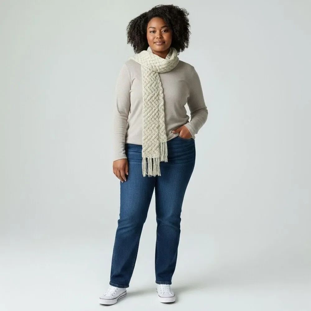 New York & Company Solid White Cream Chunky Knitted Long Scarf with fringe